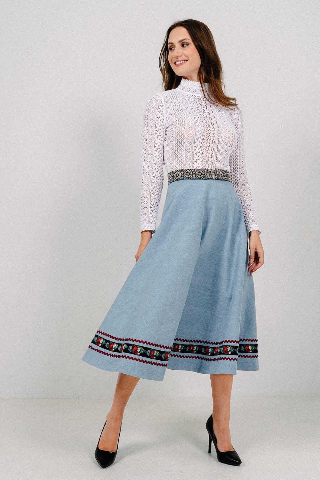 TRACHTENROCK JEANS FLORALS HELLBLAU - JAN&INA Trachten