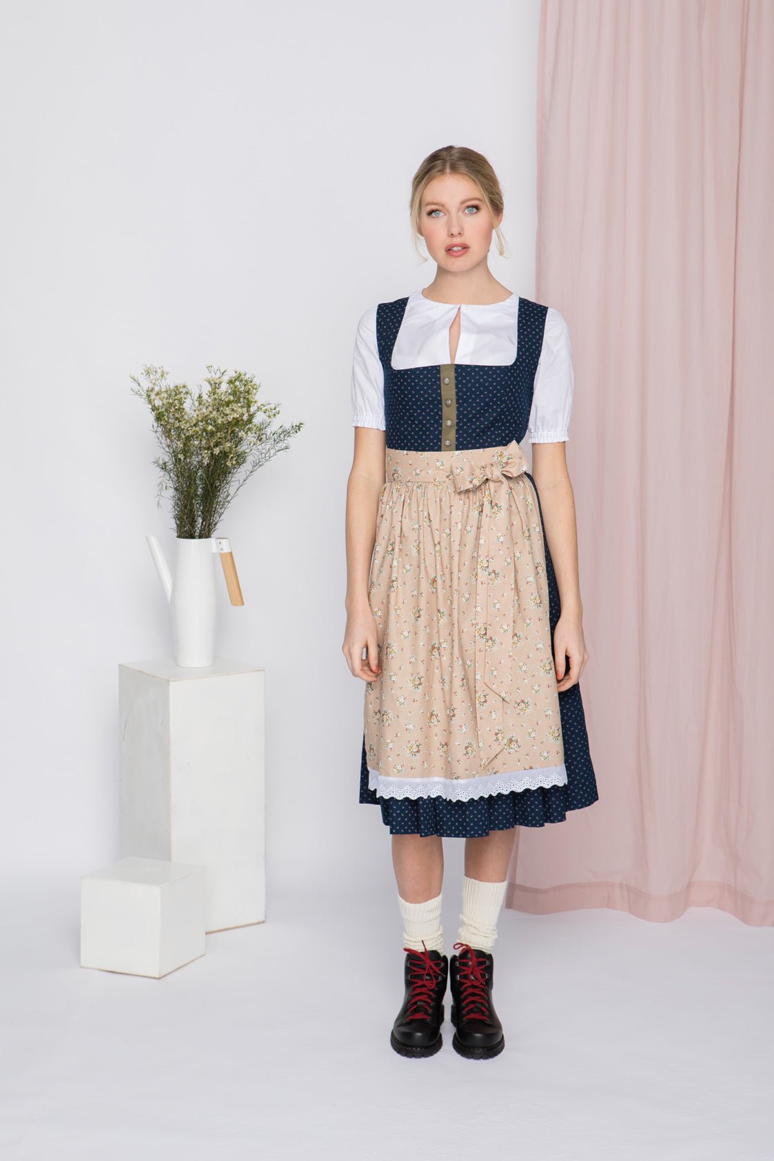 BW DIRNDL VINTAGE FLOWERS NACHTBLAU - JAN&INA Trachten