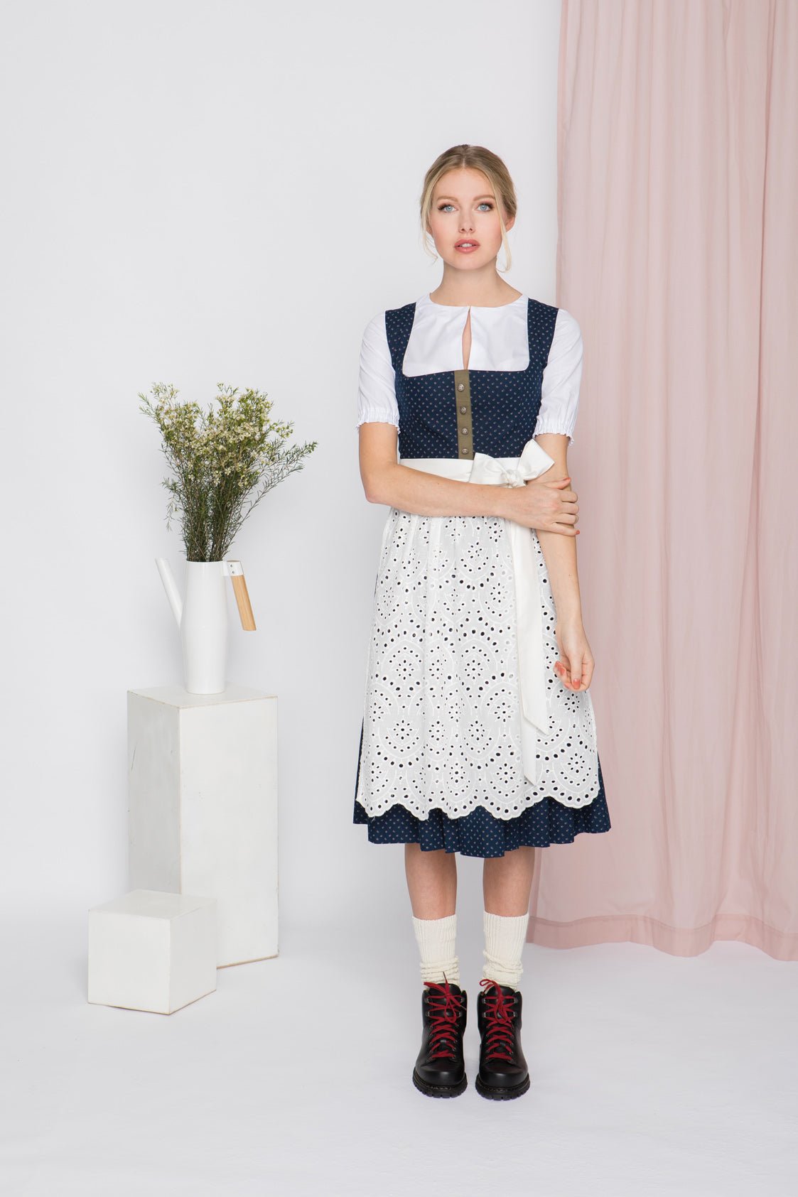 BW DIRNDL VINTAGE FLOWERS NACHTBLAU - JAN&INA Trachten