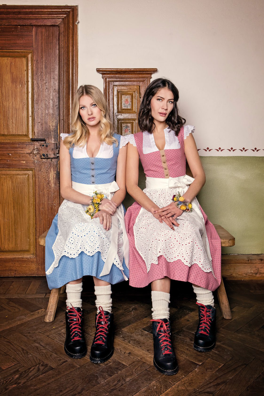 BW DIRNDL VINTAGE FLOWERS PASTELLBLAU - JAN&INA Trachten