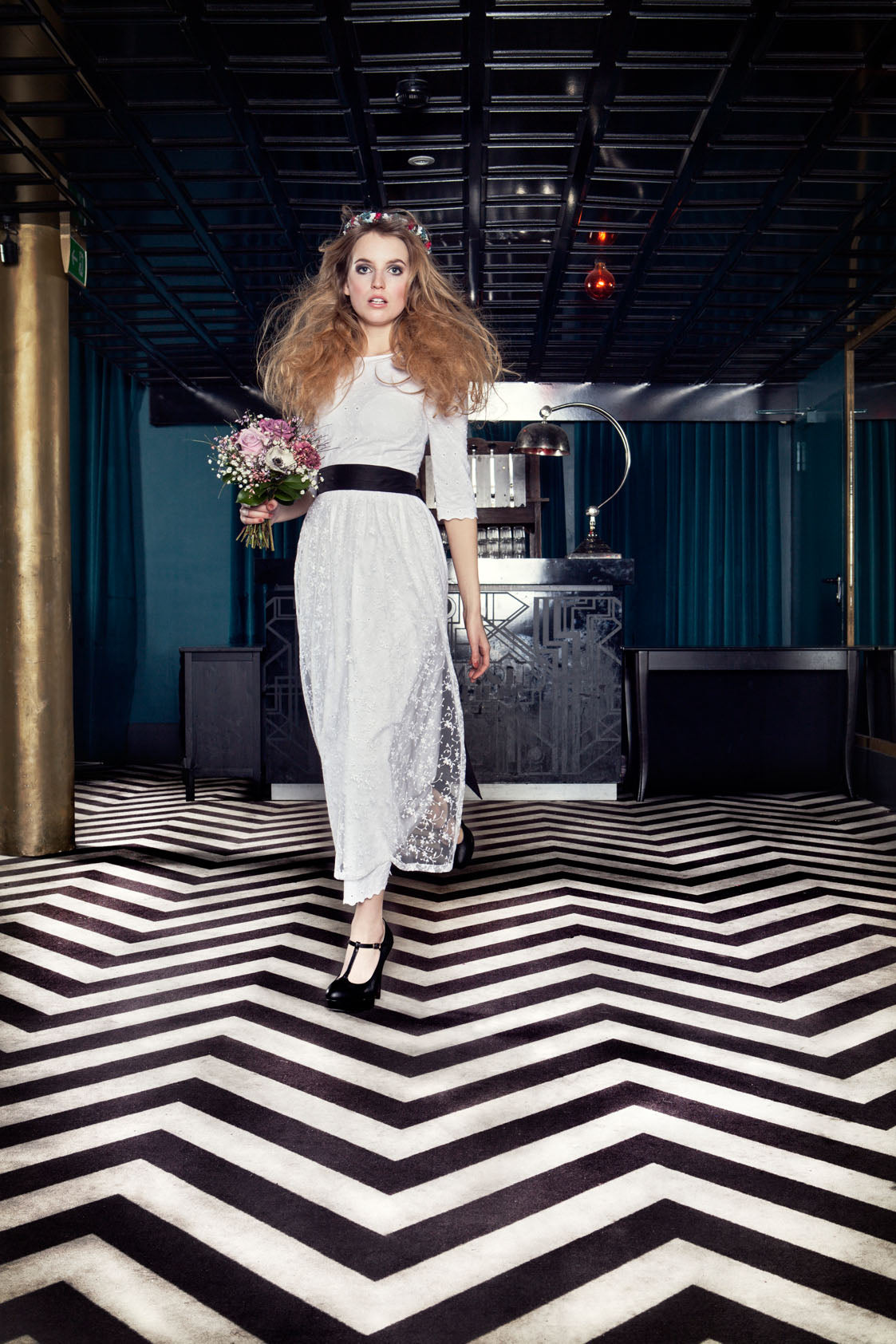 BRAUTDIRNDL BLACK & WHITE