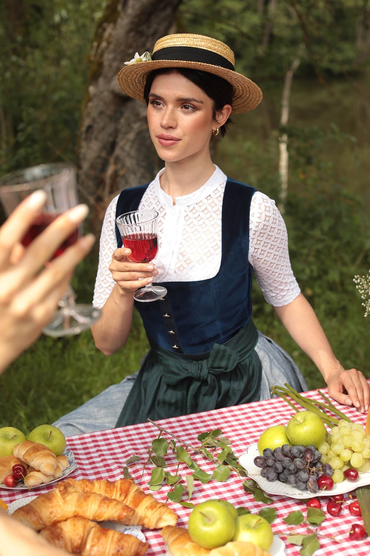 SAMT - JACQUARD DIRNDL KOBALTBLAU/ JÄGERGRÜN - JAN&INA Trachten