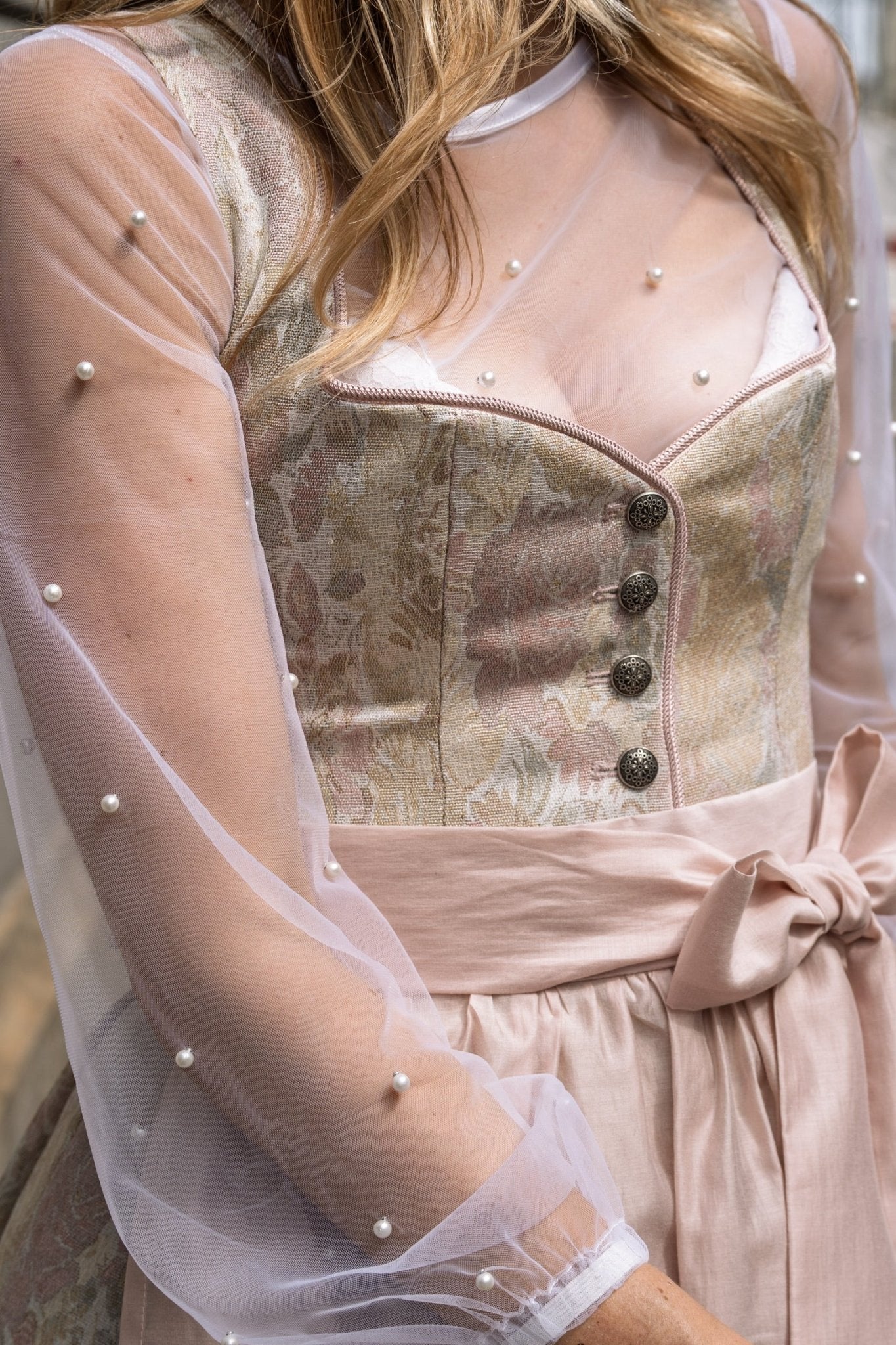 DIRNDLBLUSE TÜLL PEARL BALLONÄRMEL WEISS - JAN&INA Trachten