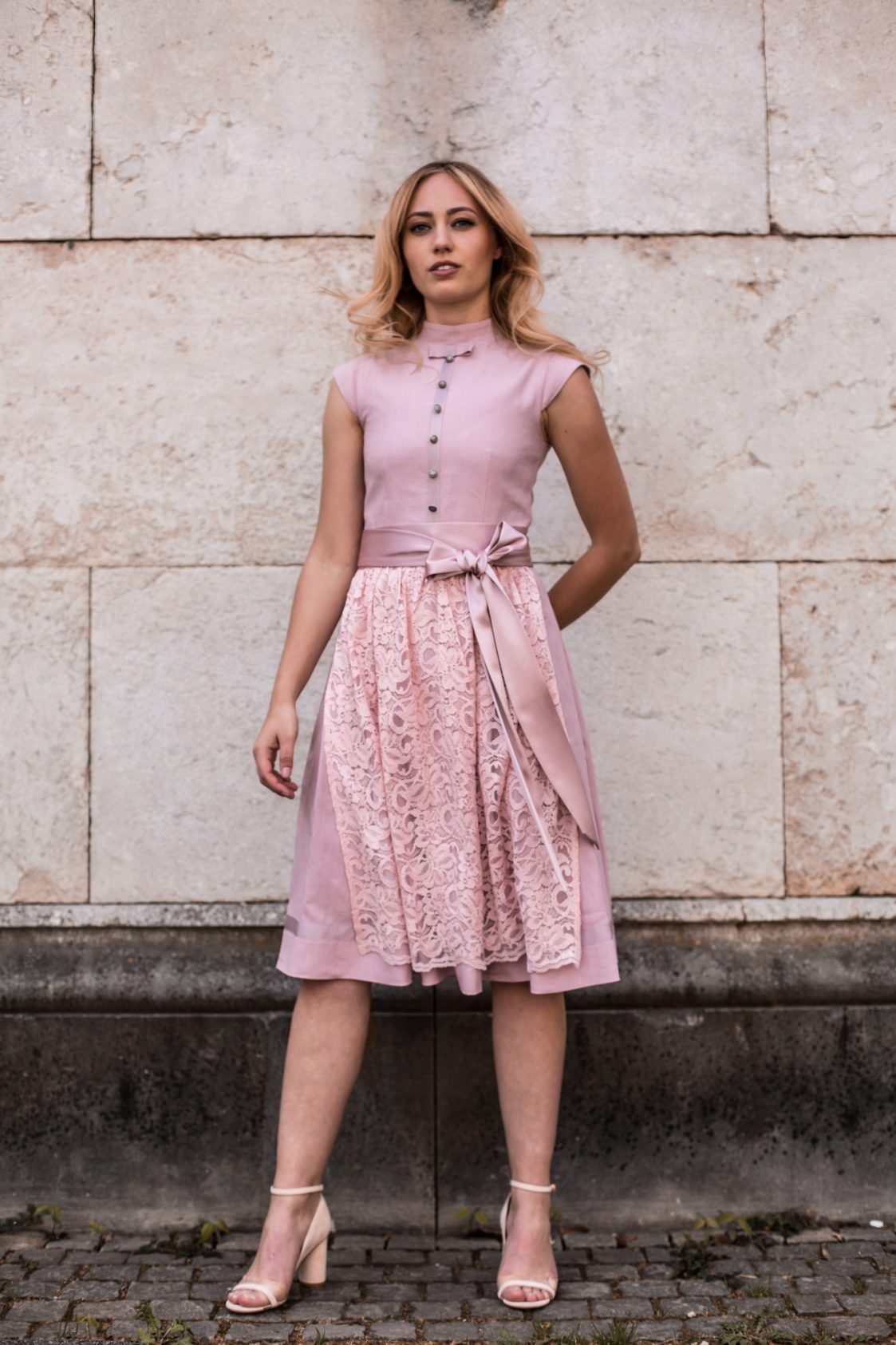 HOCHZEITSDIRNDL LACE AND BOW ROSÈ - JAN&INA Trachten