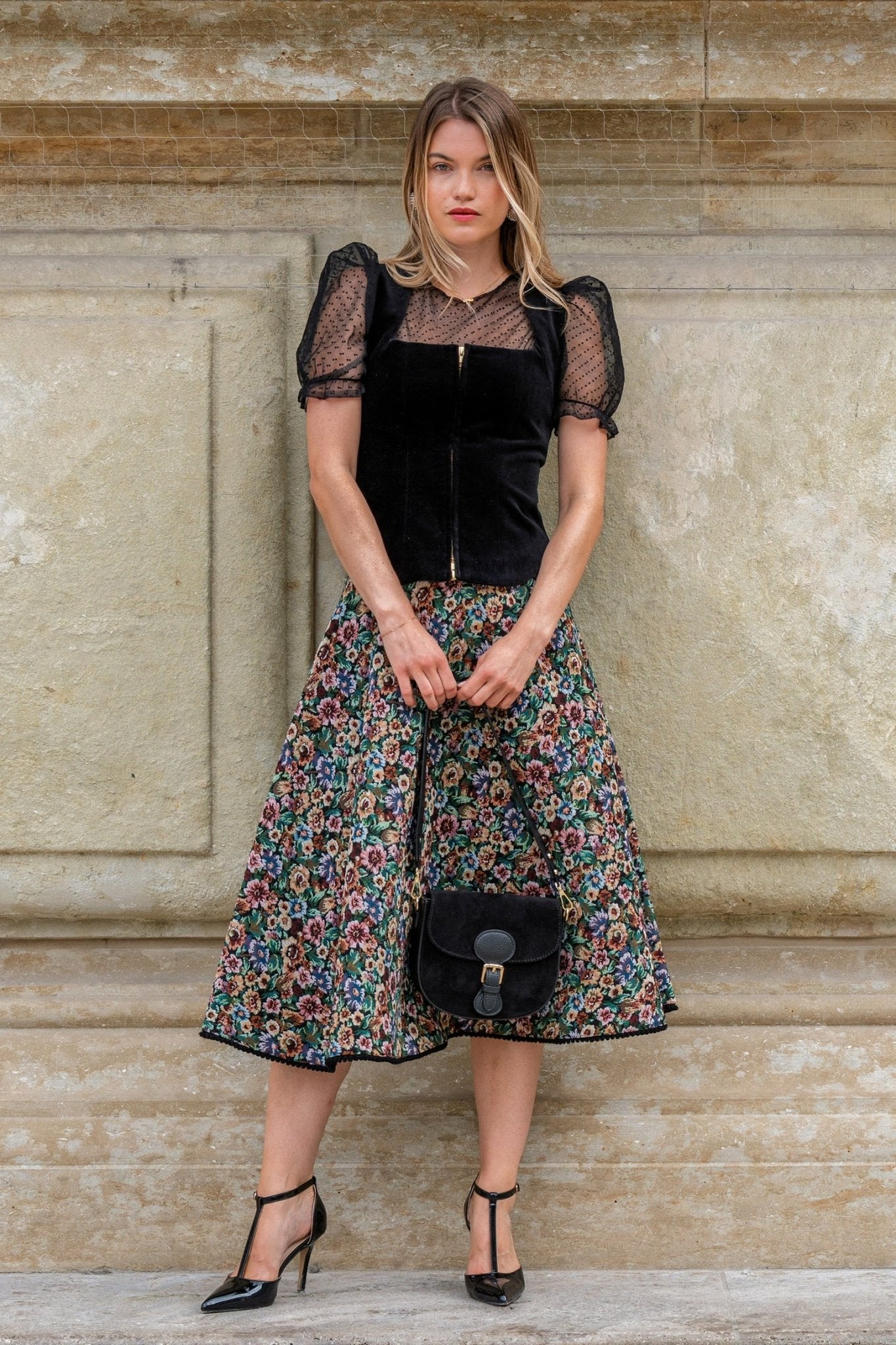 DIRNDLBLUSE TÜLL POLKA DOTS PUFFÄRMEL SCHWARZ - JAN&INA Trachten