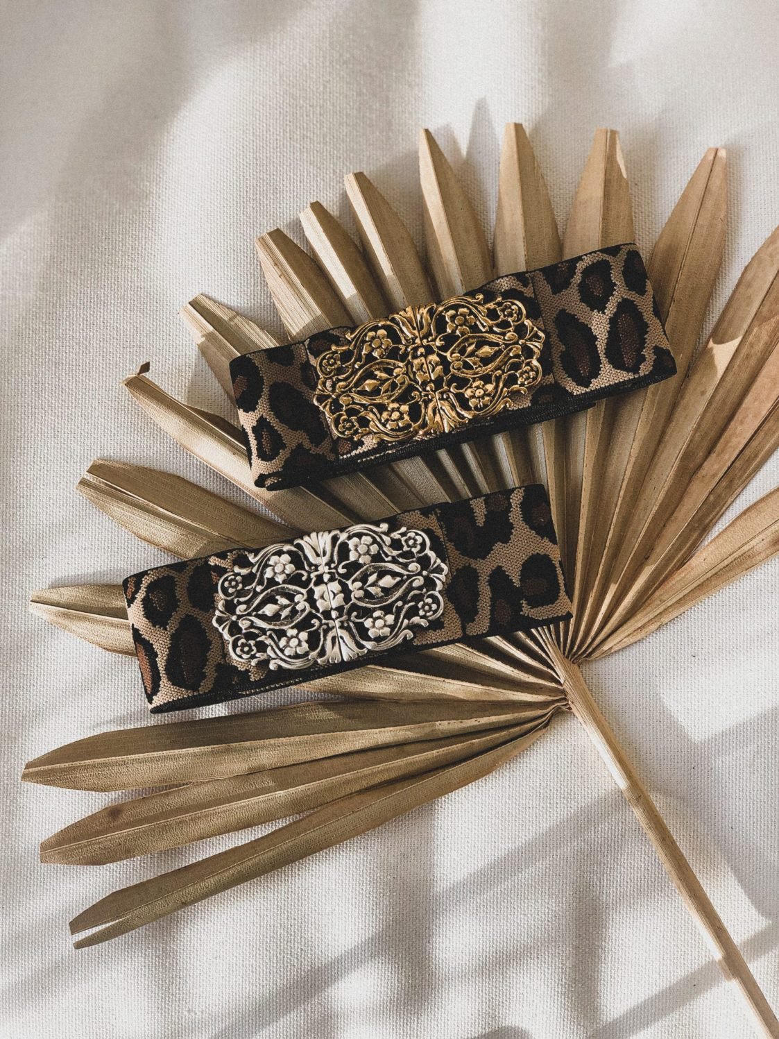 TRACHTENGÜRTEL STRETCH VINTAGE LEOPARD SILBER - JAN&INA Trachten