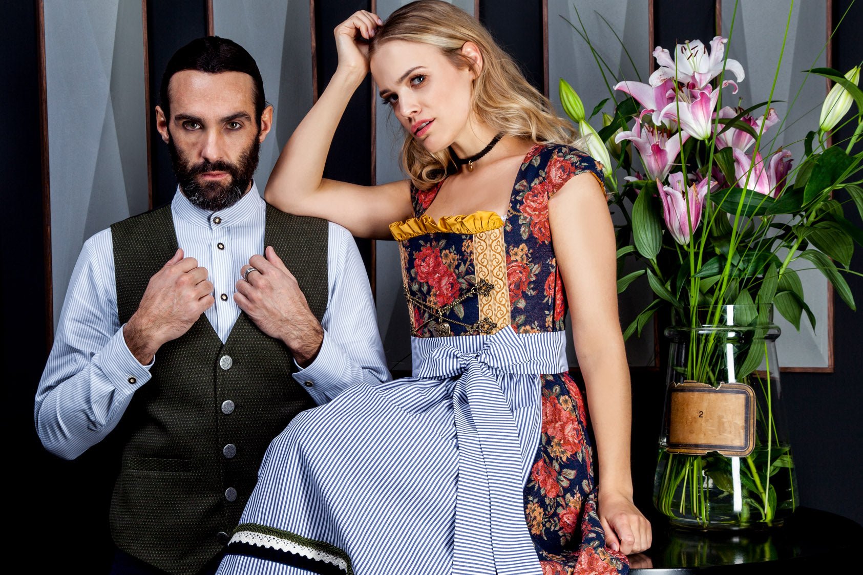DIRNDL VINTAGE GOBELIN NAVY/ GOLD - JAN&INA Trachten