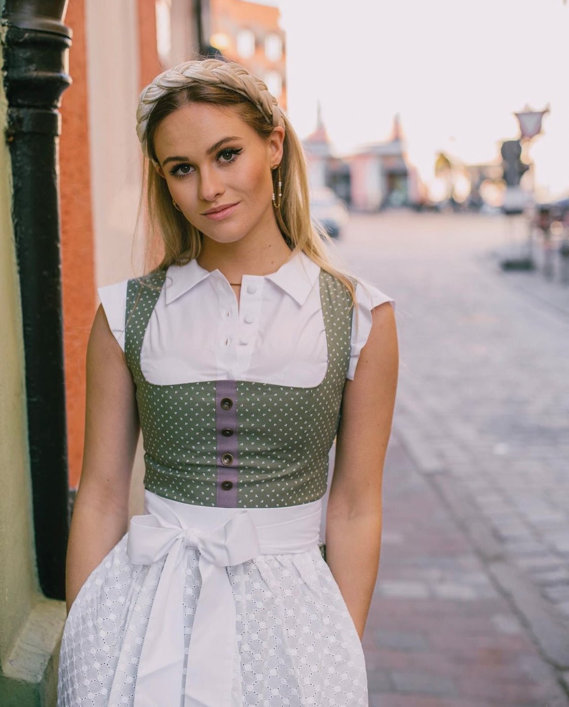 DIRNDLBLUSE CLASSY POPELINE WEISS - JAN&INA Trachten