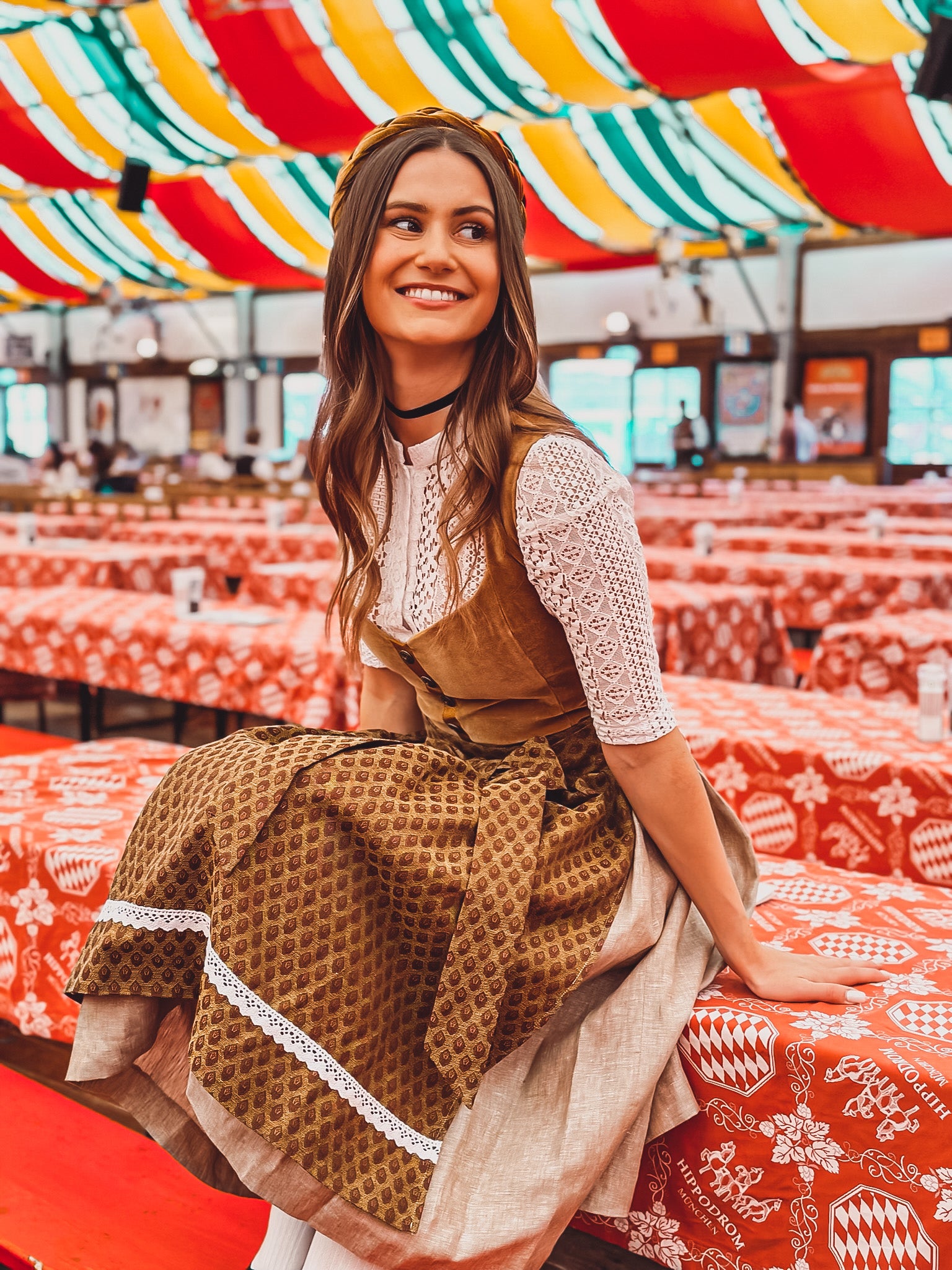 SAMT-JACQUARD DIRNDL CAMEL/CAPPUCINO