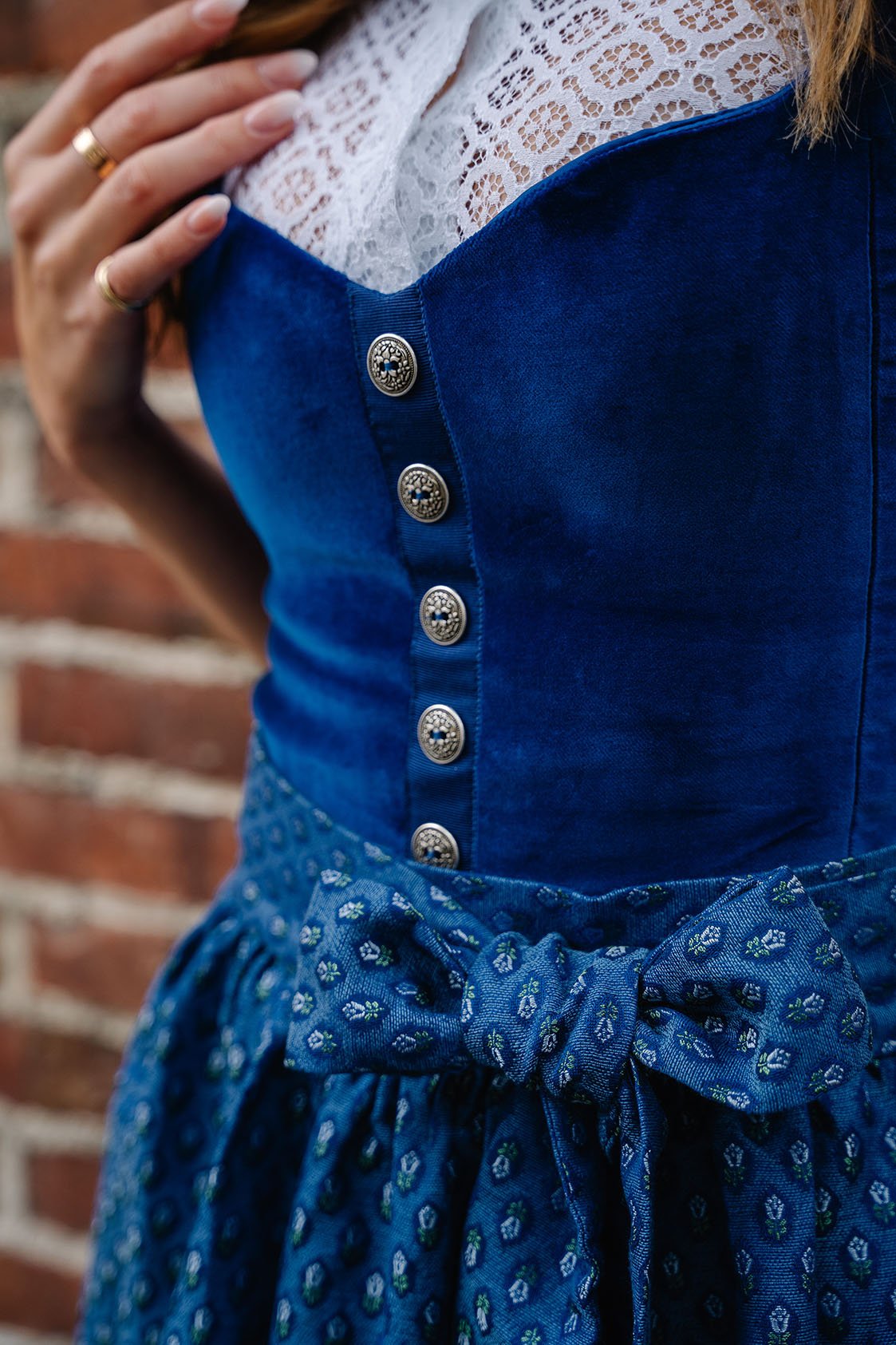 SAMT - JACQUARD DIRNDL KOBALTBLAU/ SILBER - JAN&INA Trachten