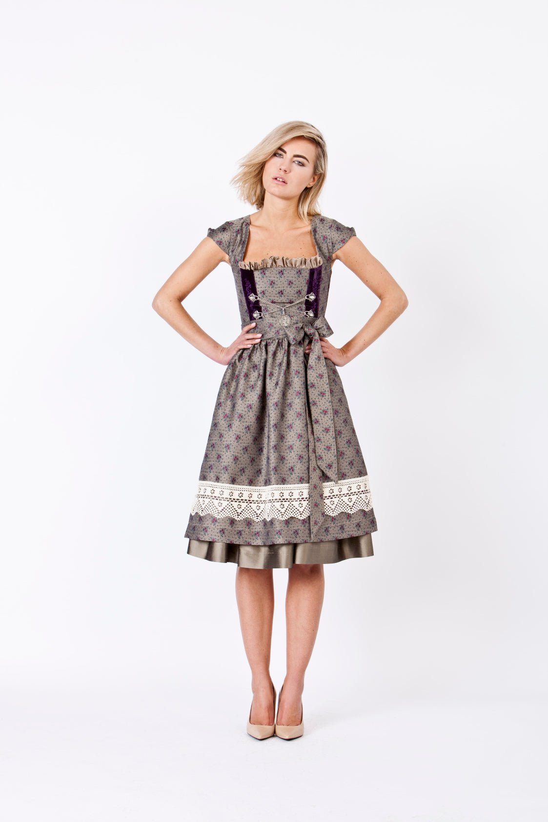 SEIDENDIRNDL PERGOLA TAUPE/SCHLAMM - JAN&INA Trachten