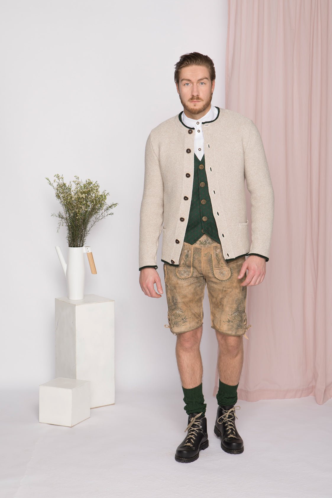 STRICKJACKE PETER MIT STEHKRAGEN BEIGE/TANNENGRÜN - JAN&INA Trachten