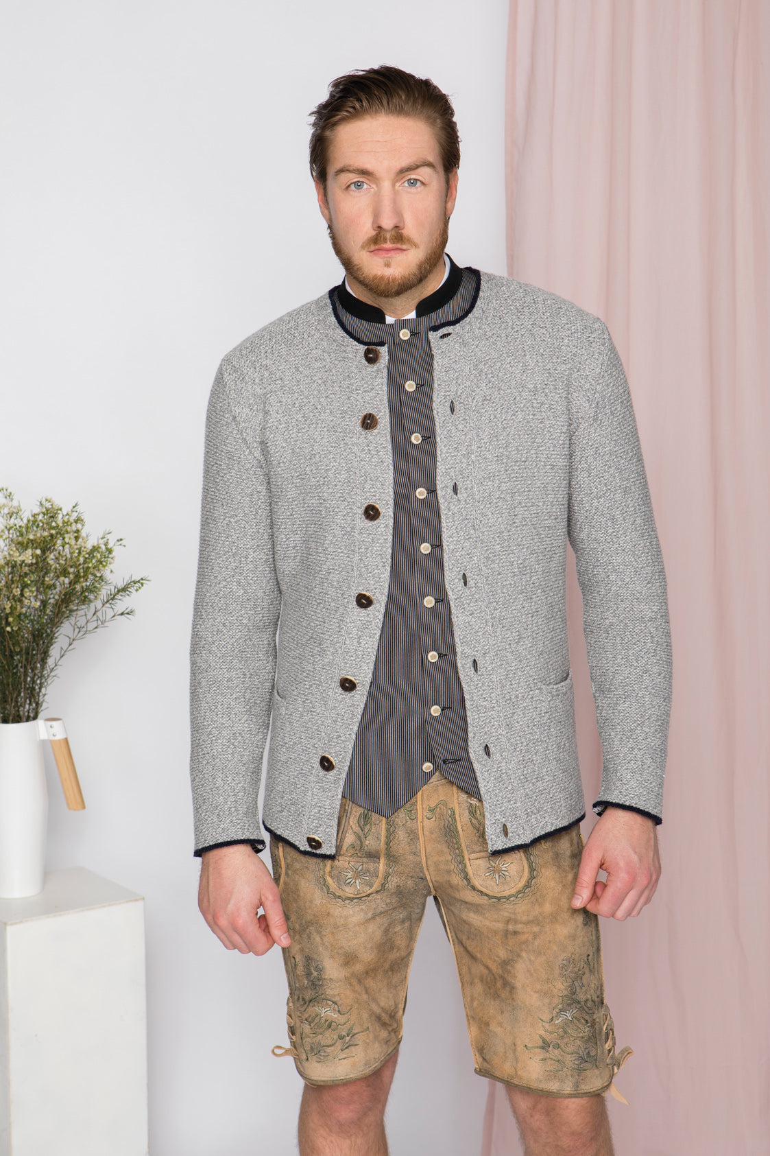 STRICKJACKE PETER MIT STEHKRAGEN GRAU-MELANGE/ NAVY