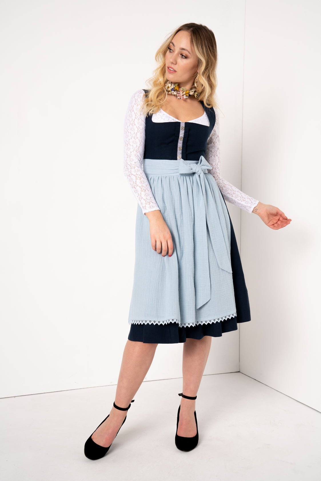 DIRNDLBLUSE STRETCH VINTAGE SPITZE FLOWERS LANGARM - JAN&INA Trachten