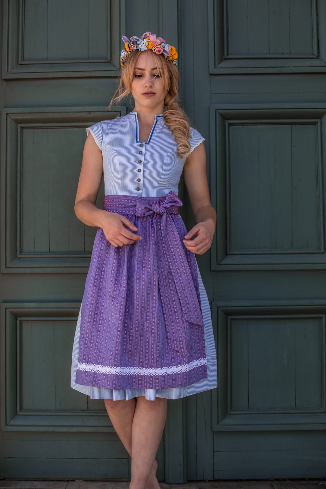 BW DIRNDLKLEID FLORAL STRIPES HIMMELBLAU/VIOLETT