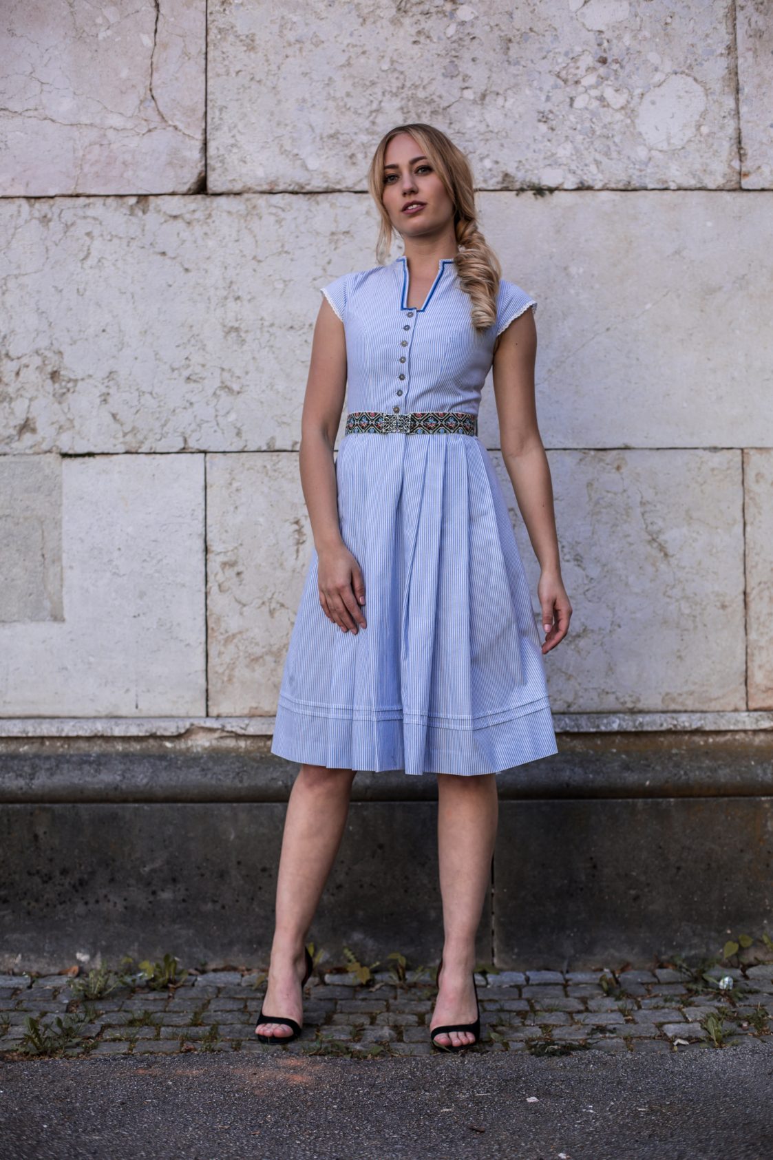 BW DIRNDLKLEID FLORAL STRIPES HIMMELBLAU/VIOLETT