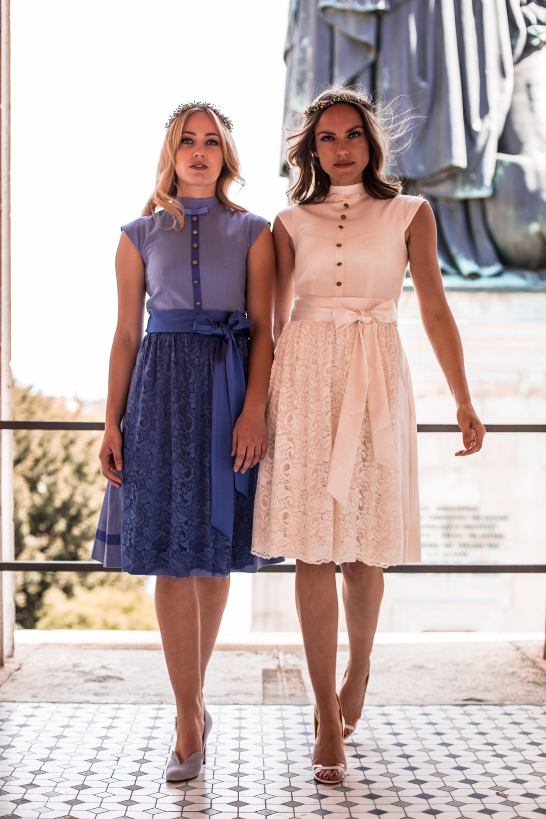 HOCHZEITSDIRNDL LACE AND BOW CREME - JAN&INA Trachten