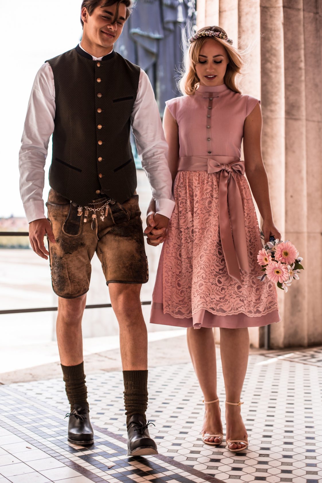 HOCHZEITSDIRNDL LACE AND BOW ROSÈ