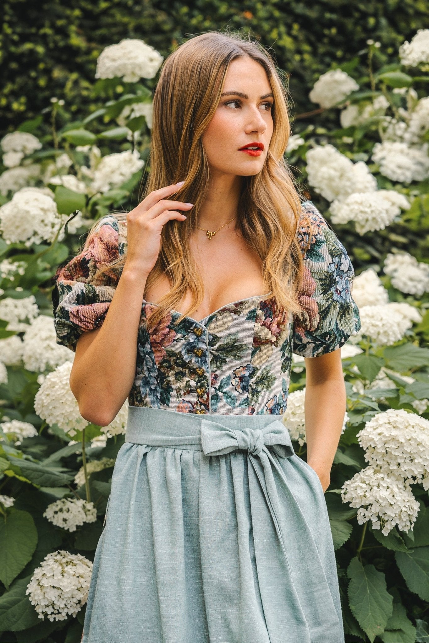 DIRNDL VINTAGE GOBELIN FLOWERS BEIGE/ LINDGRÜN - JAN&INA Trachten