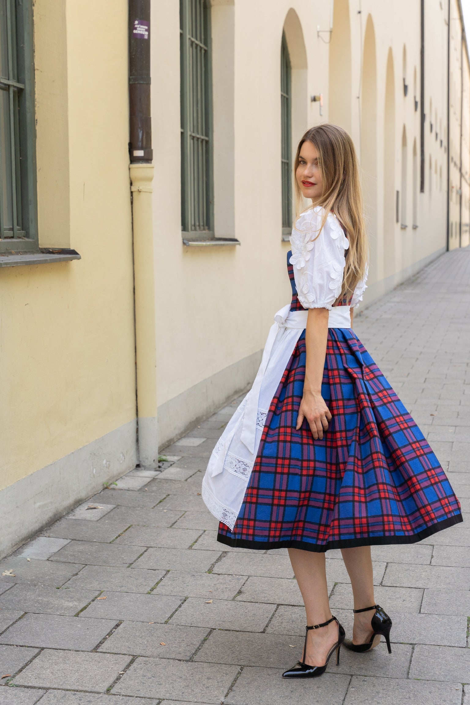 KARO DIRNDL TARTAN LOVE ROYALBLAU/ ROT