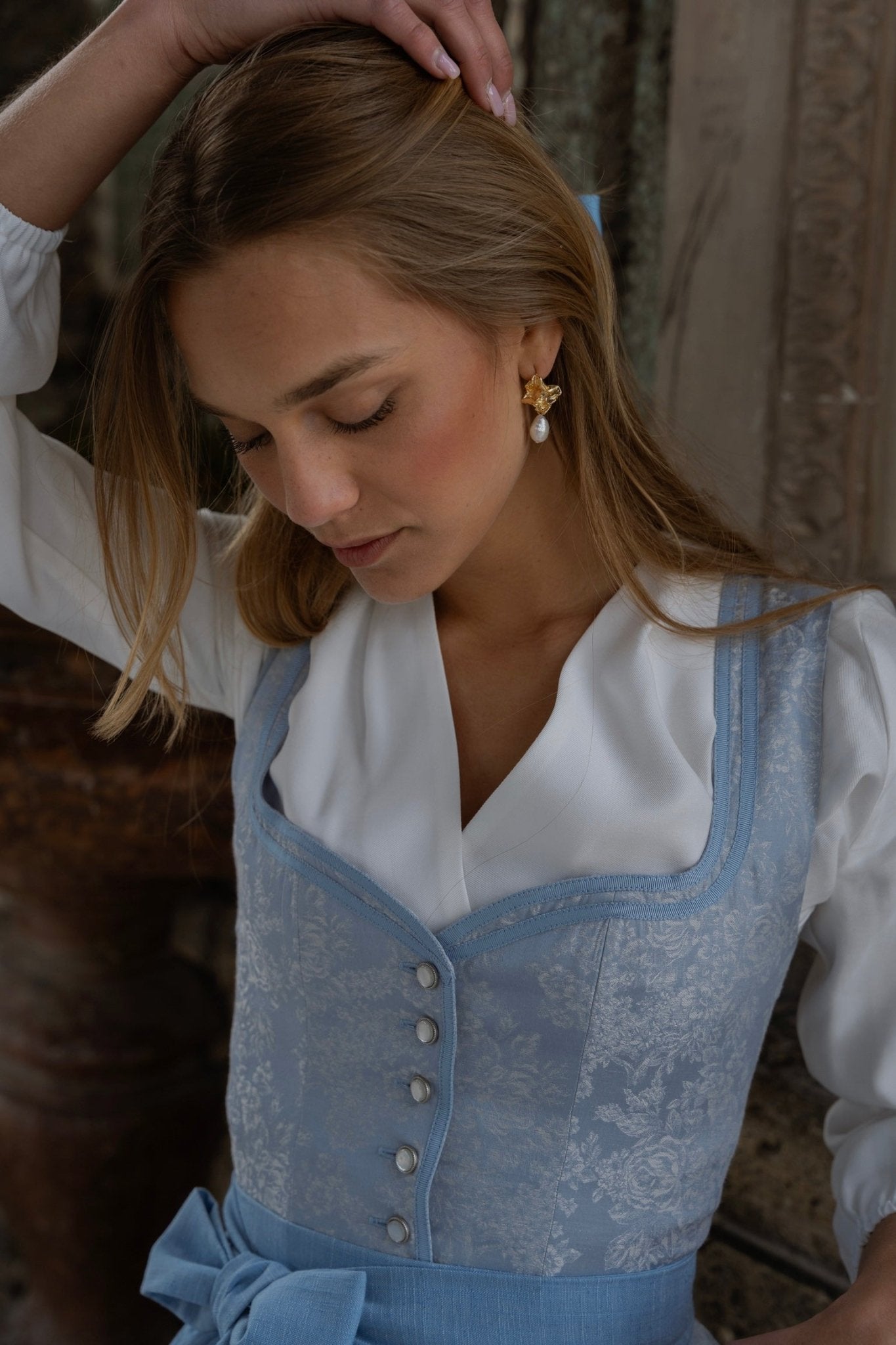 JACQUARD HOCHZEITSDIRNDL MONOCHROME FLOWERS EISBLAU - JAN&INA Trachten