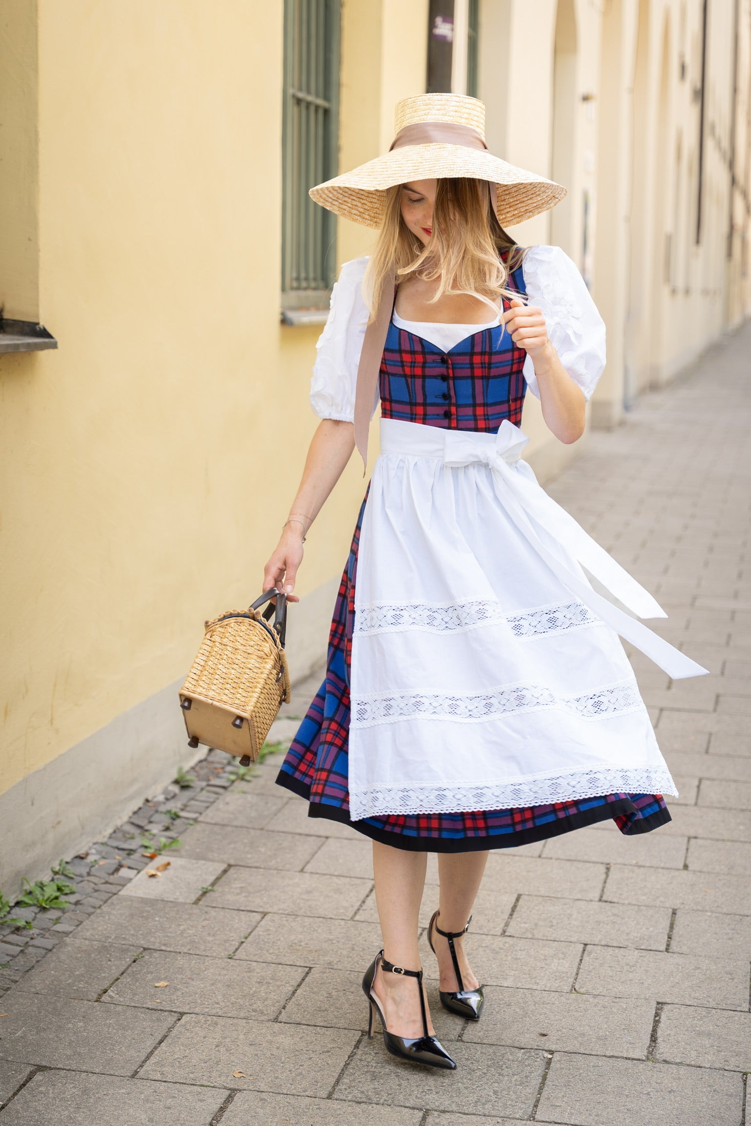 KARO DIRNDL TARTAN LOVE ROYALBLAU/ ROT