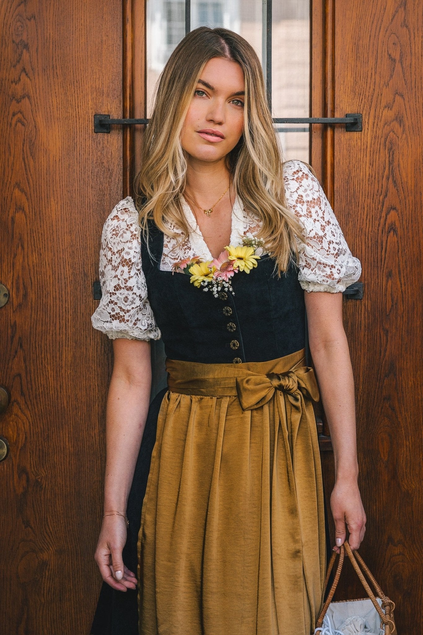 CORD DIRNDL FLARE MÜNCHEN SCHWARZ/ GOLD - JAN&INA Trachten