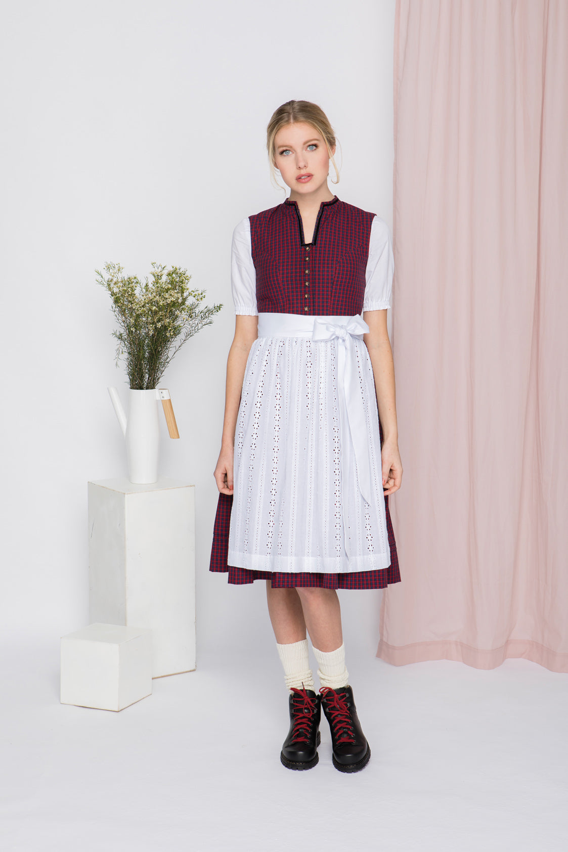 BW DIRNDL VINTAGE KARO STEHKRAGEN ROT 2018