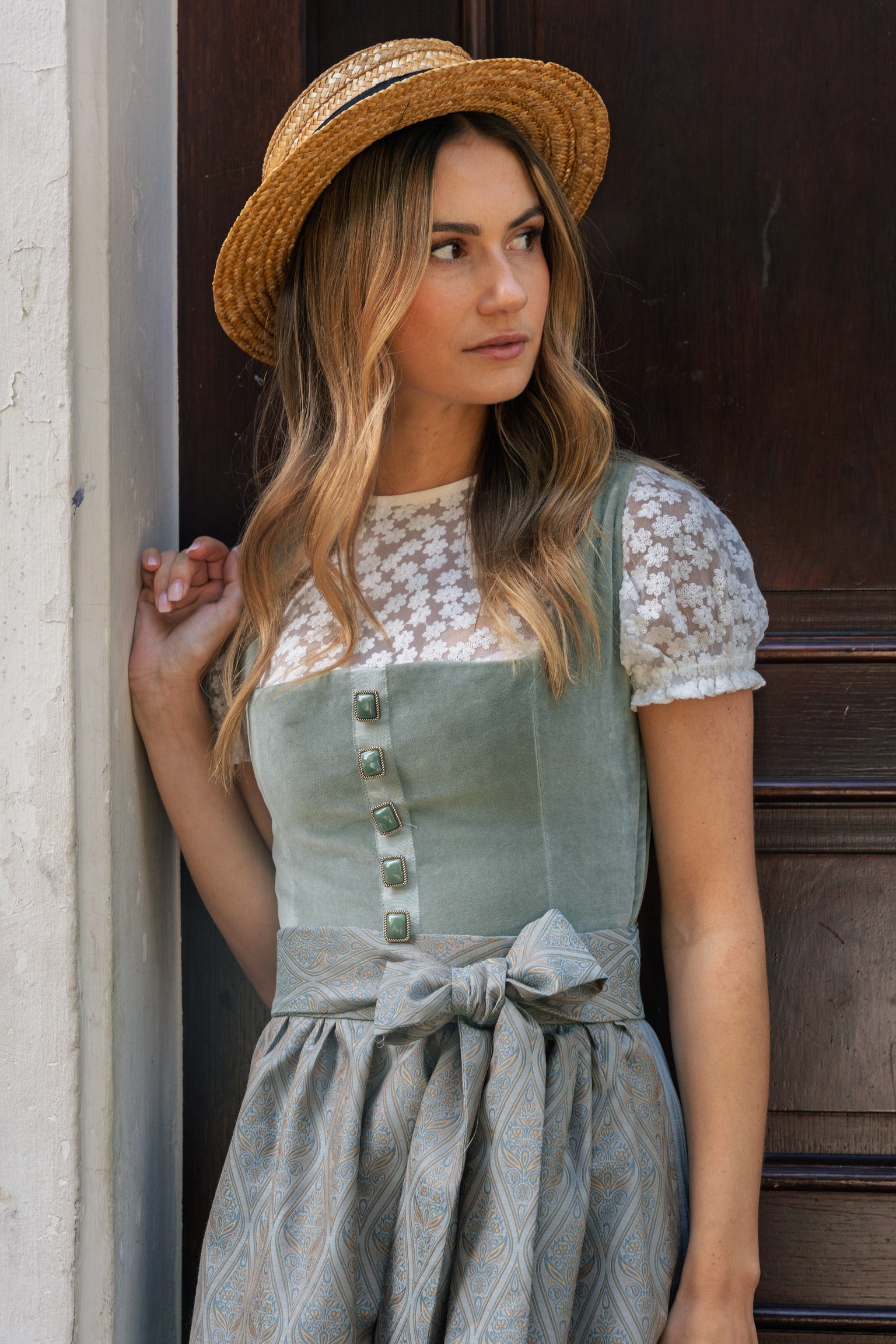 SAMT-JACQUARD DIRNDL PAISLEY BOUQUET LINDGRÜN