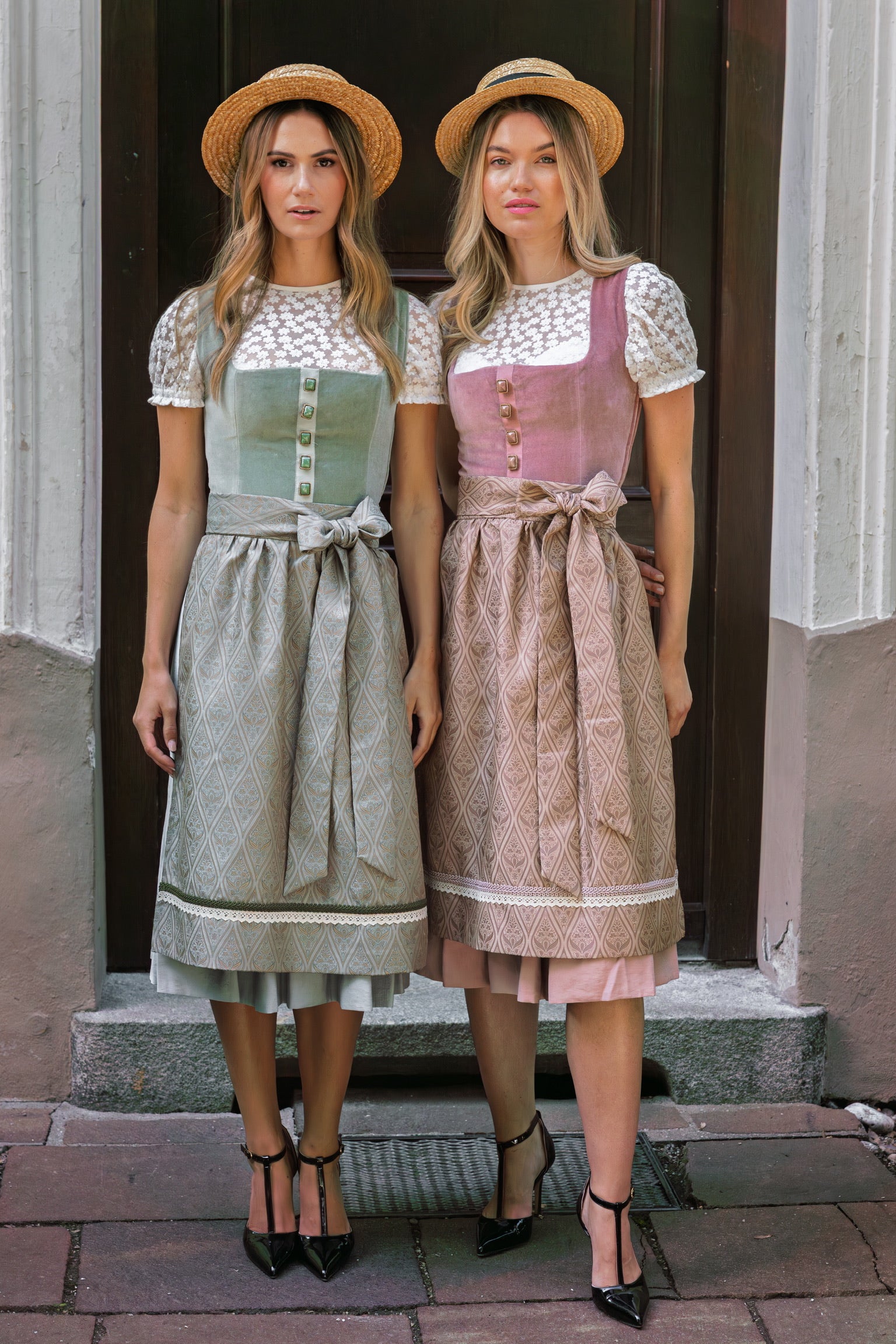 SAMT-JACQUARD DIRNDL PAISLEY BOUQUET LINDGRÜN