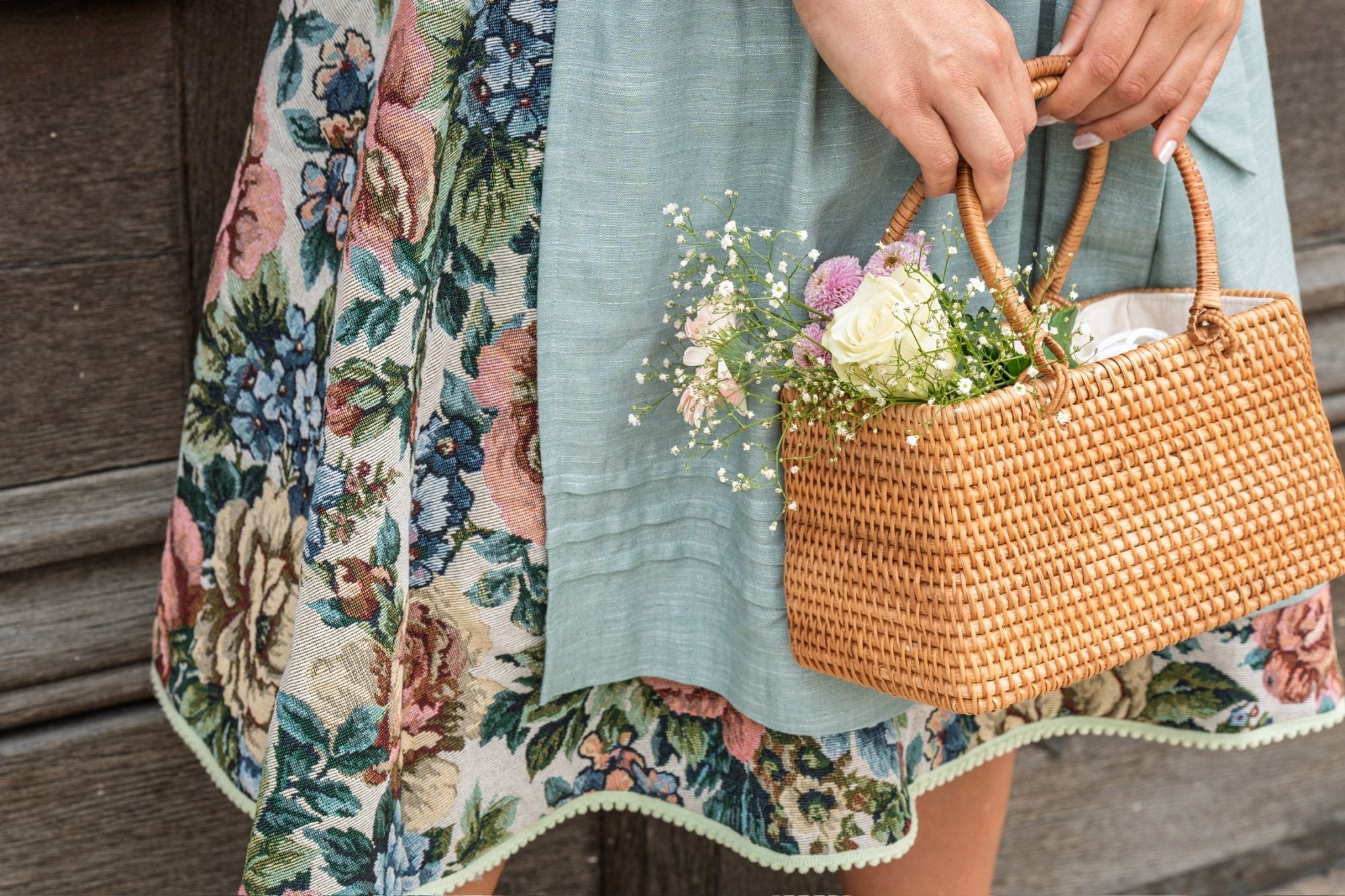 DIRNDL VINTAGE GOBELIN FLOWERS BEIGE/ LINDGRÜN - JAN&INA Trachten