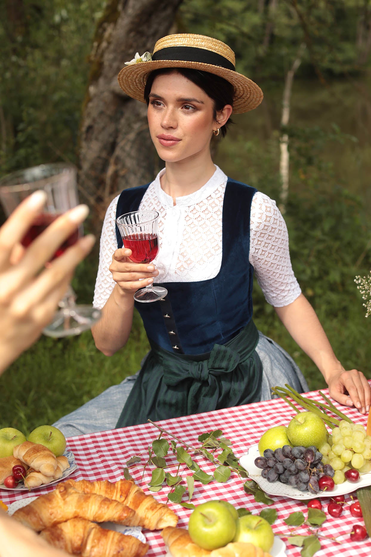 SAMT-JACQUARD DIRNDL KOBALTBLAU/ JÄGERGRÜN