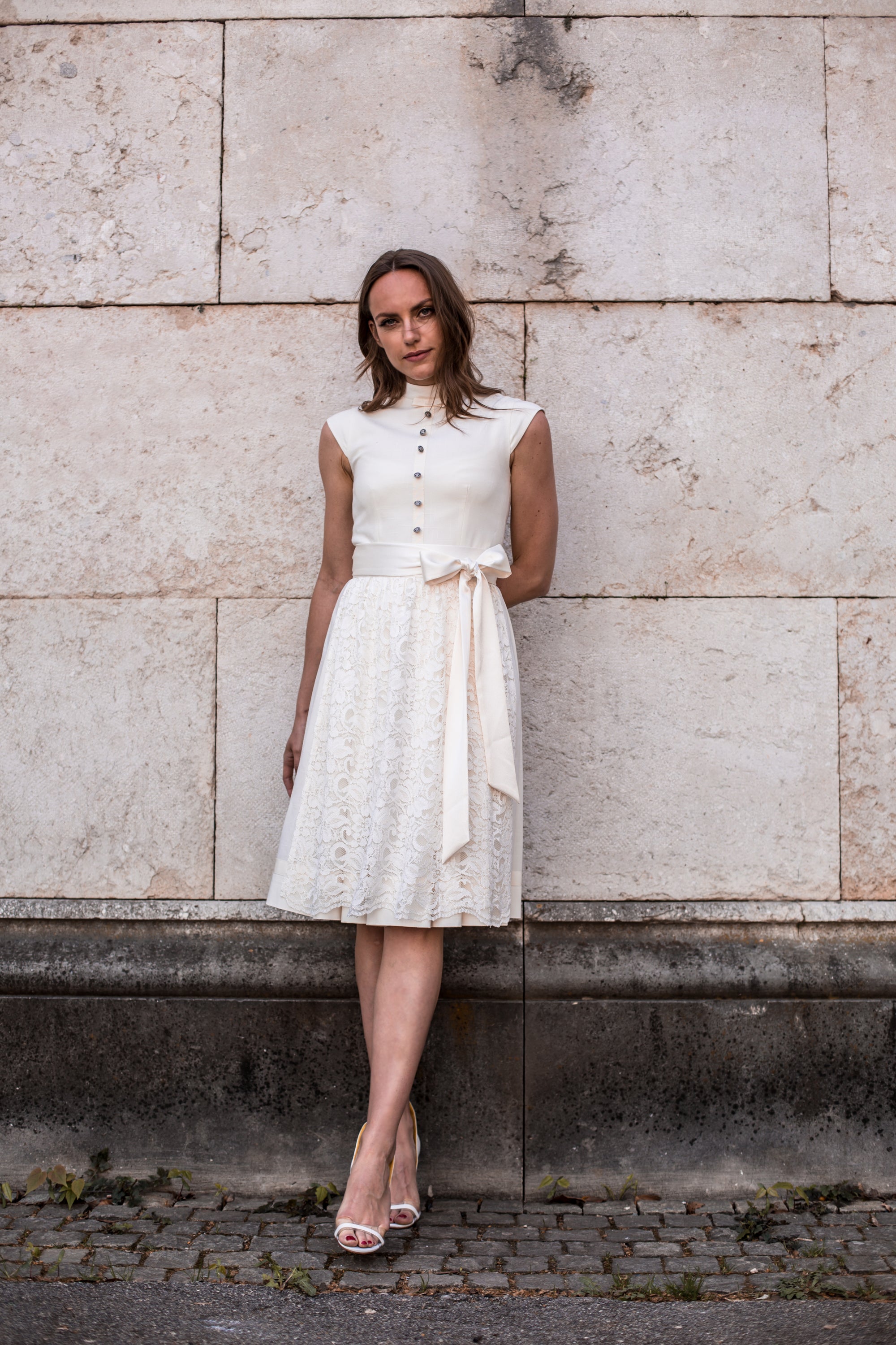 HOCHZEITSDIRNDL LACE AND BOW CREME