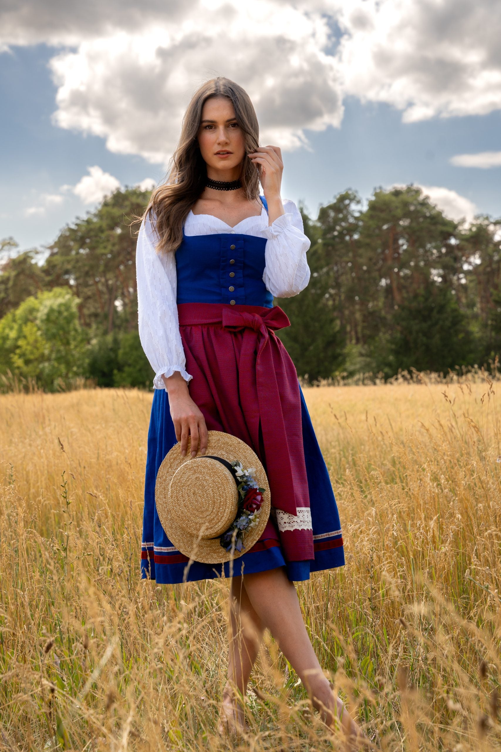 LEINEN WIESNDIRNDL 2023 TEGERNSEE TRADITION ENZIAN/ ROT