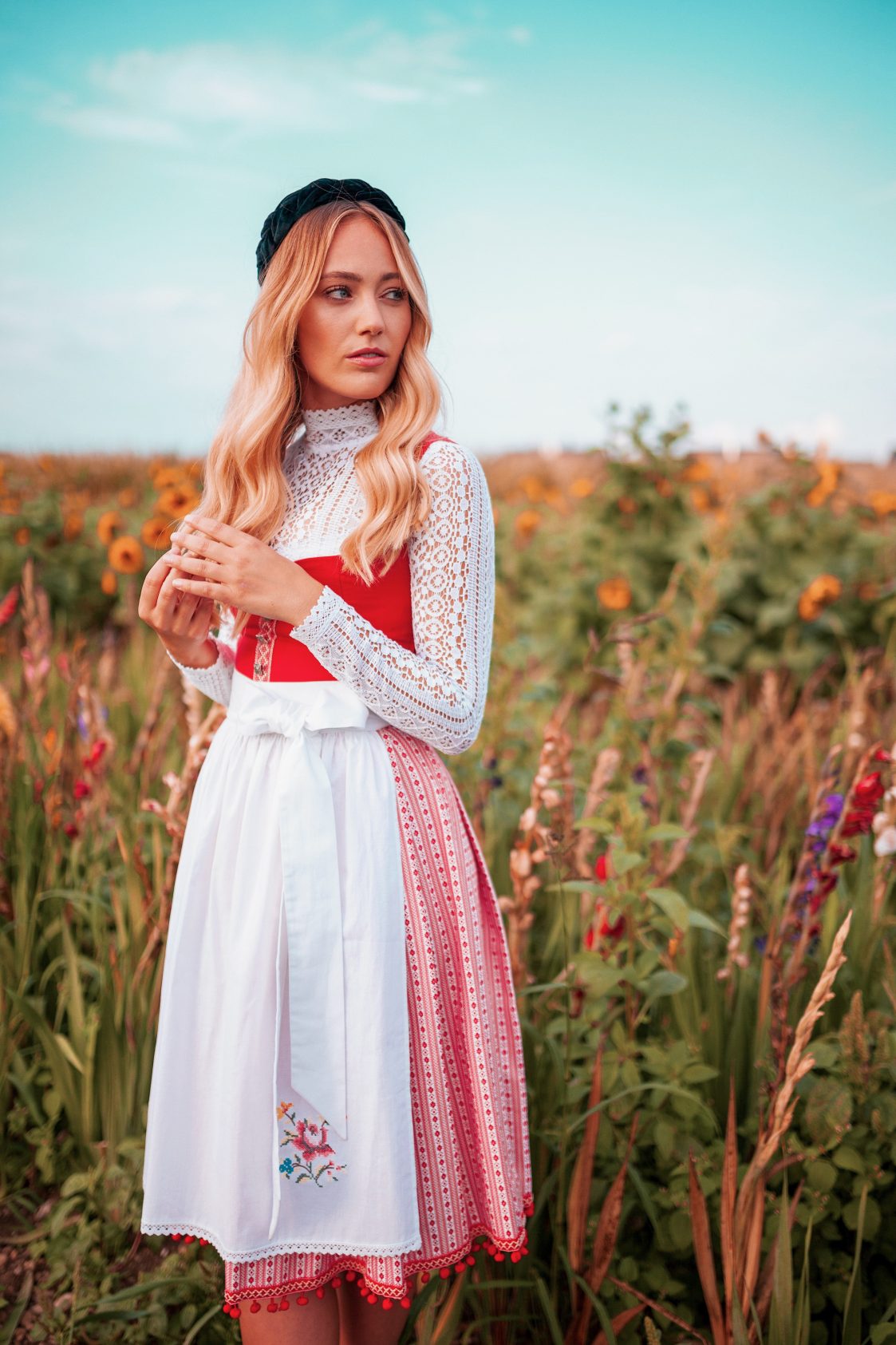 LEINEN DIRNDL MIDSUMMER ROT/ WEISS