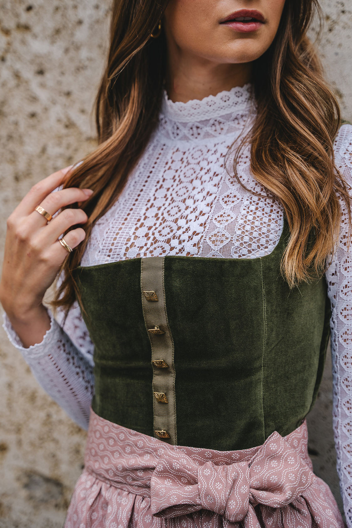 SAMT- JACQUARD DIRNDL OLIV/ MAGNOLIE