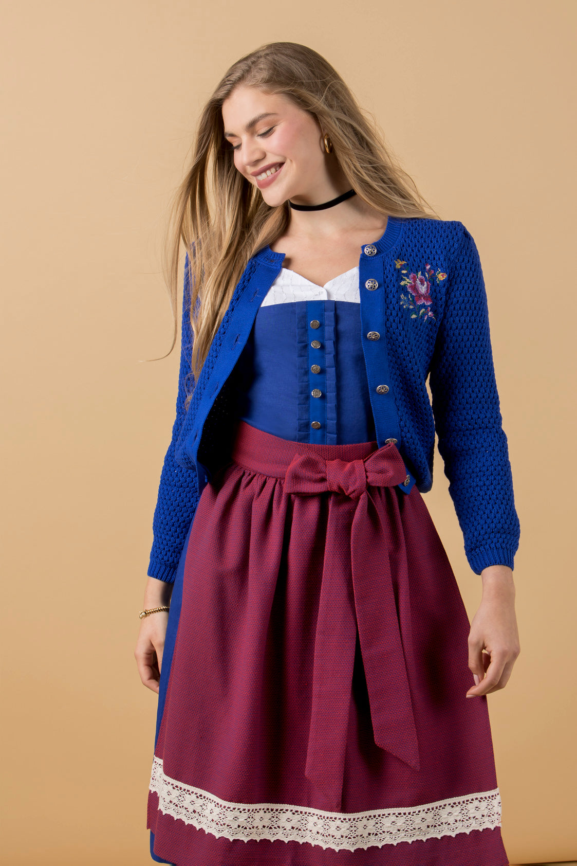 LEINEN WIESNDIRNDL 2023 TEGERNSEE TRADITION ENZIAN/ ROT