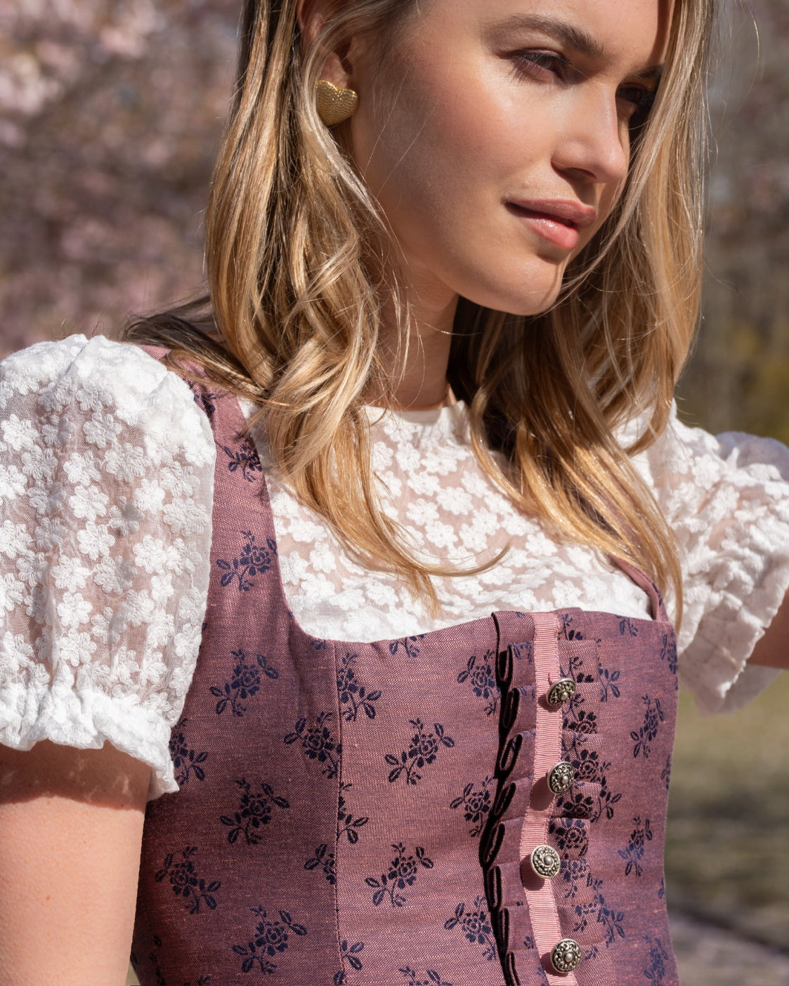DIRNDLBLUSE STRETCH FLOWER MESH PUFFÄRMEL OFFWHITE