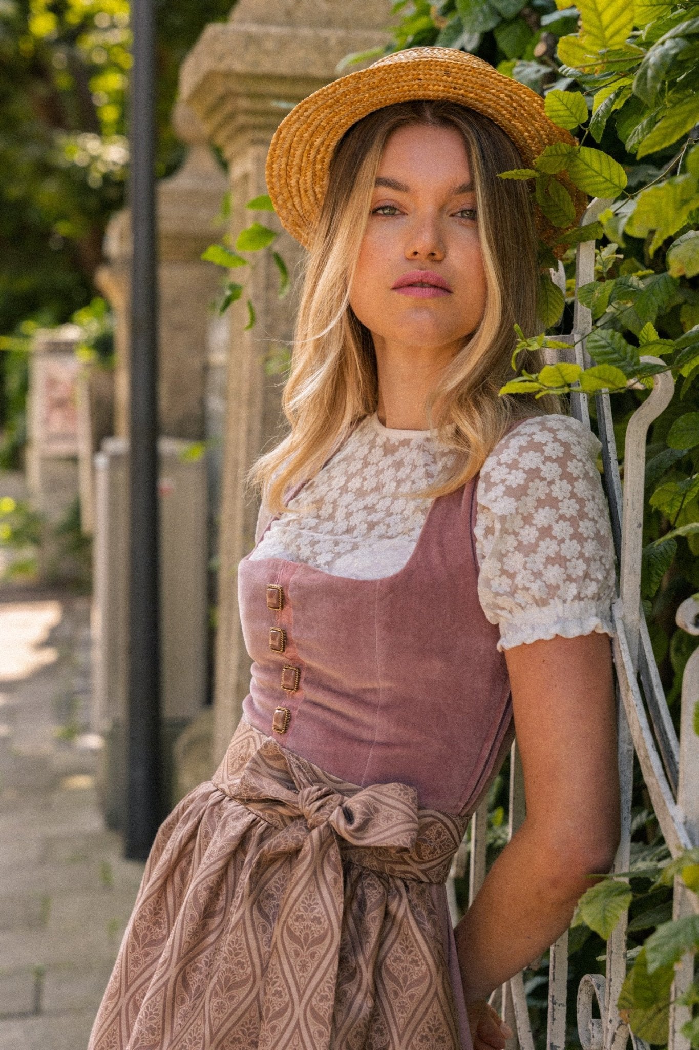 SAMT - JACQUARD DIRNDL PAISLEY BOUQUET ALTROSE - JAN&INA Trachten