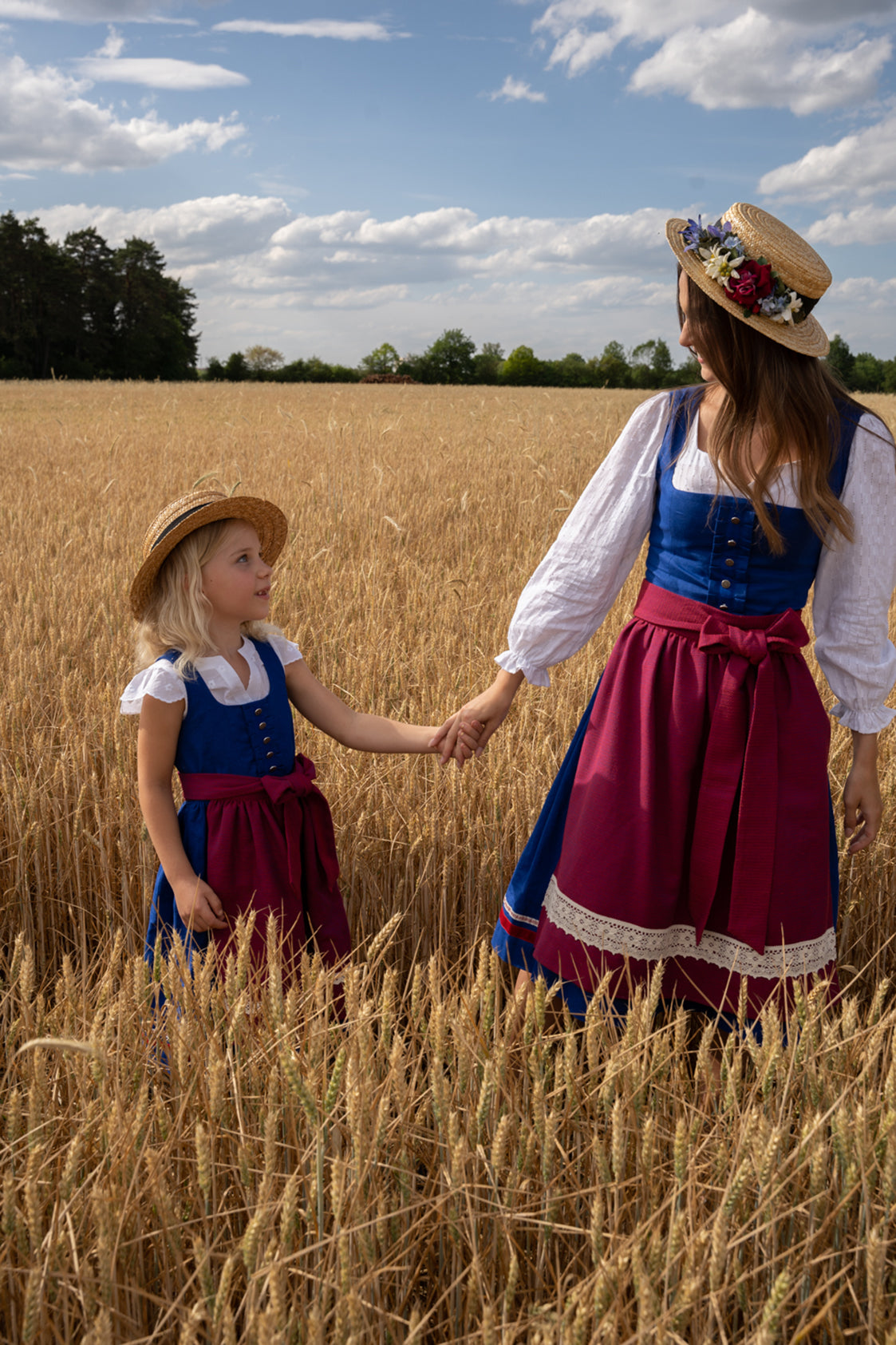 LEINEN WIESNDIRNDL 2023 TEGERNSEE TRADITION ENZIAN/ ROT