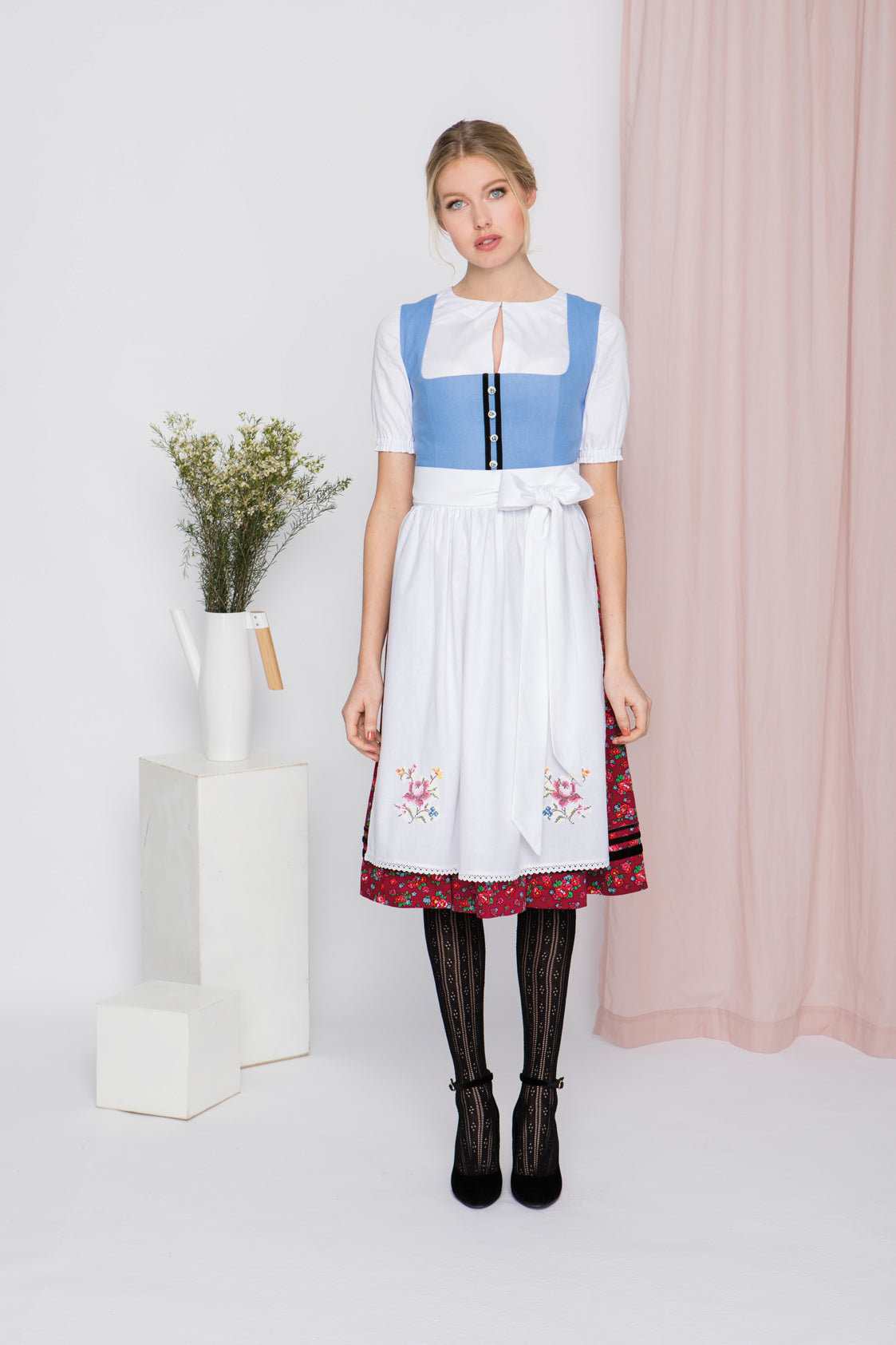 LEINEN DIRNDL MATRIOSHKA HELLBLAU