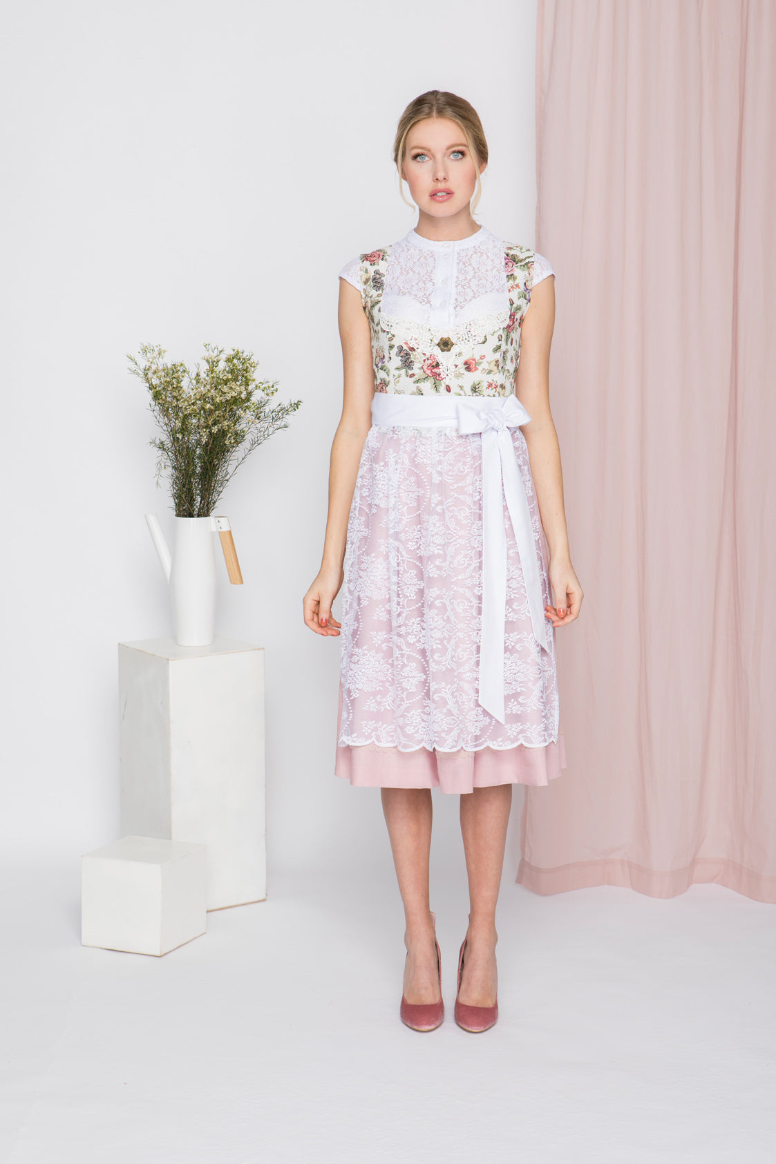 LEINEN HOCHZEITSDIRNDL OXFORD FLOWERS CREME/ROSÈ