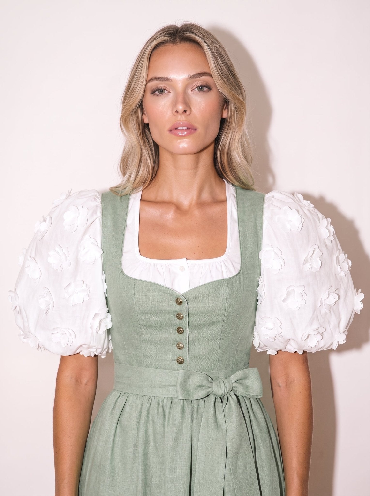 LEINEN DIRNDL MONOCHROME TRADITION SALBEIGRÜN - JAN&INA Trachten